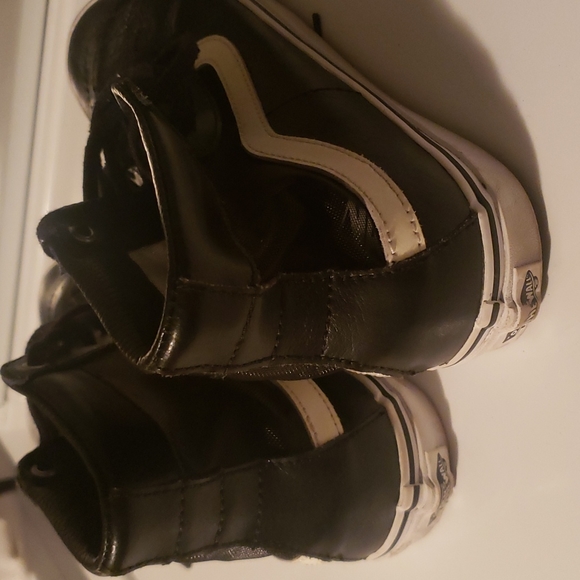 Vans - Picture 3 of 5